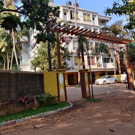 Luxury 2Bhk Apartment Near Calangute Baga Beach With Pool Exterior foto